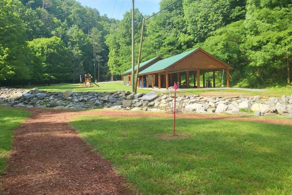 Luxe Retreat - June Sale! - Easy Drive - Xl Swim Spa - Award Winning! Sevierville Exteriér fotografie